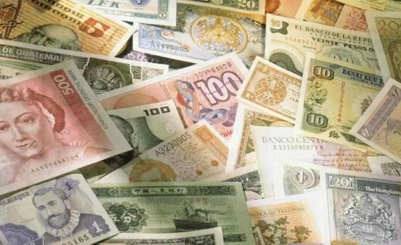 Banconote commemorative estere: quali serie possono rendere bene in futuro