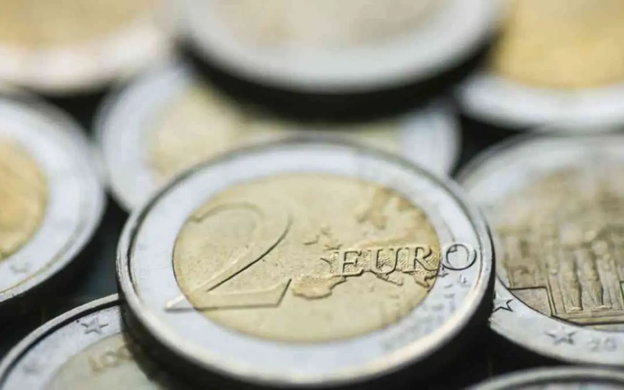 2 euro con errore sulla stella: ecco le versioni più pagate